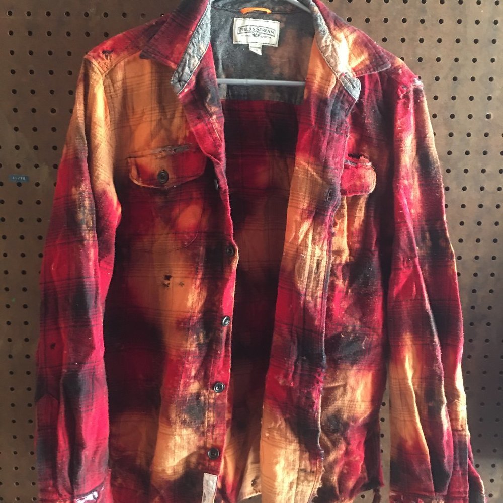 BLEACHED FLANNEL WITH DISTRESSING BY GRINDING
